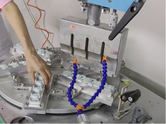 防蚊貼生產(chǎn)遇瓶頸？90%同行靠這臺(tái)設(shè)備實(shí)現(xiàn)效率×3、良品率飆升！